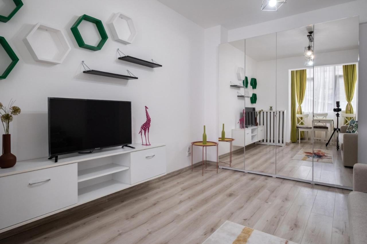 בוקרשט Laroka House Cosy And Modern Apartment Universitate-City Centre מראה חיצוני תמונה