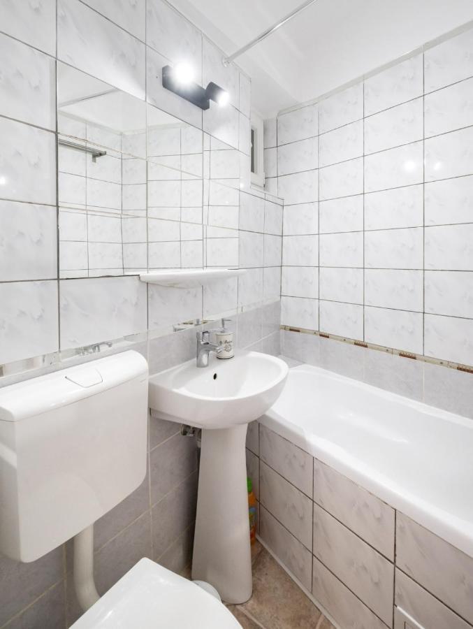 בוקרשט Laroka House Cosy And Modern Apartment Universitate-City Centre מראה חיצוני תמונה